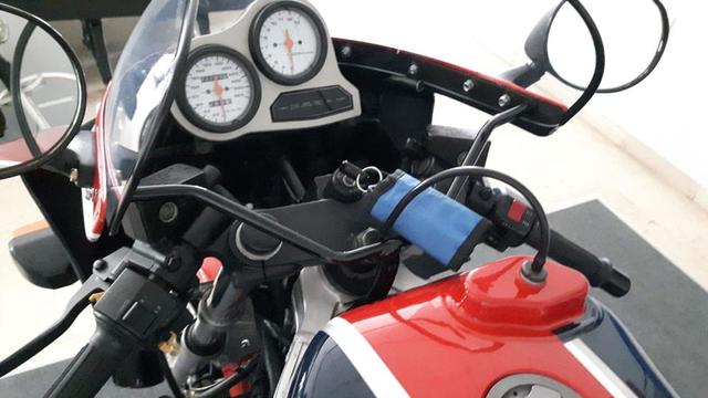 SUZUKI GSX R1100
