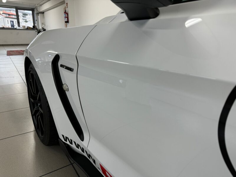 FORD COBRA SHELBY PERFORMANCE