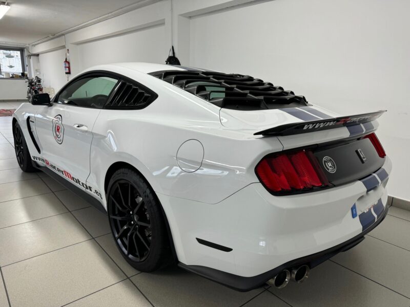 FORD COBRA SHELBY PERFORMANCE