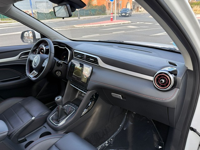 MG ZS LUXURY