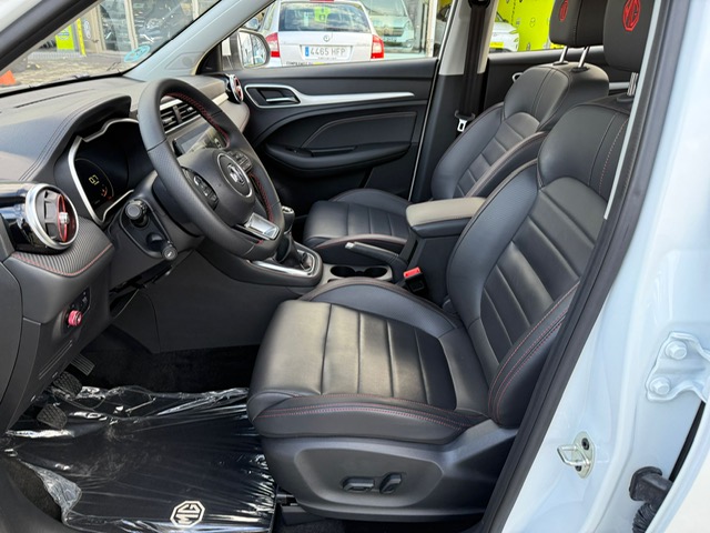 MG ZS LUXURY