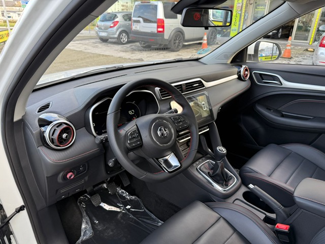 MG ZS LUXURY