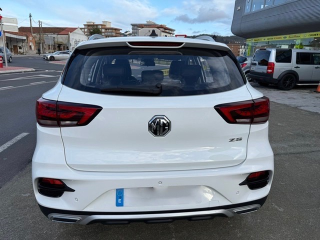 MG ZS LUXURY