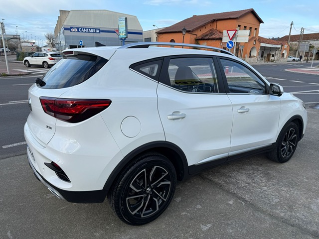 MG ZS LUXURY
