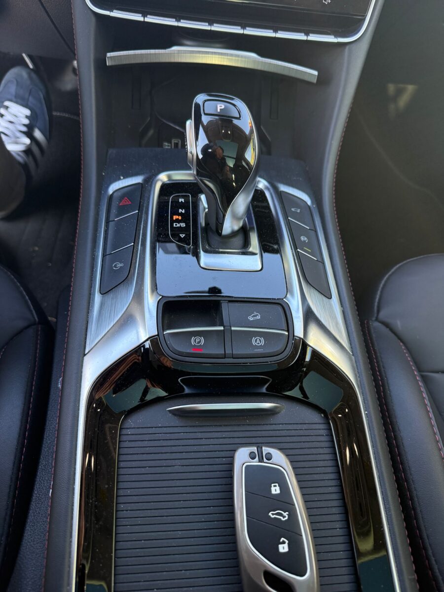 MG HS 1.5 LUXURY