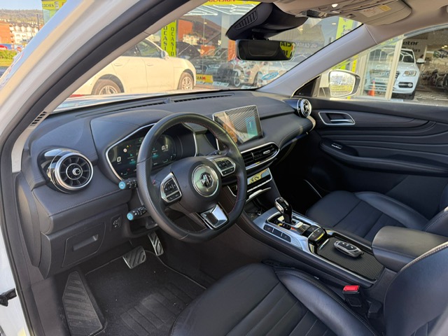 MG HS 1.5 LUXURY