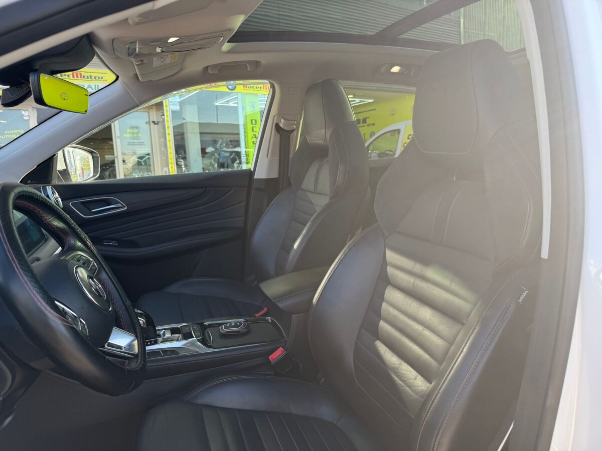 MG HS 1.5 LUXURY