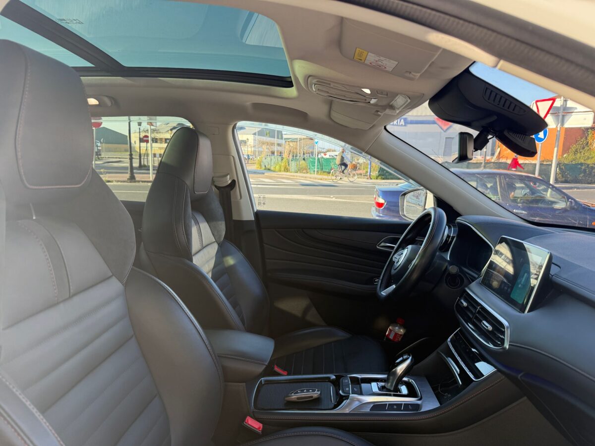MG HS 1.5 LUXURY