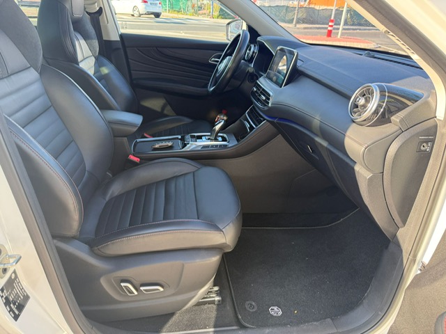 MG HS 1.5 LUXURY