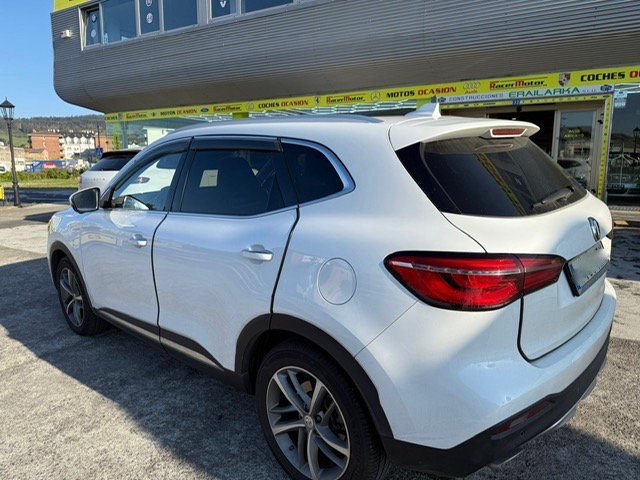 MG HS 1.5 LUXURY