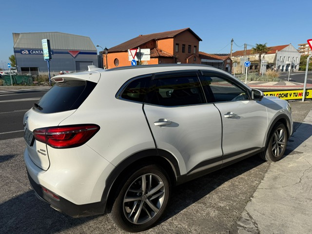 MG HS 1.5 LUXURY