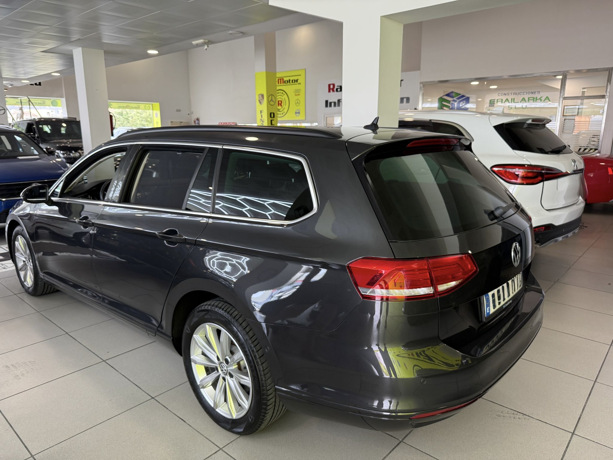 VOLKSWAGEN PASSAT 2.0TDI ADVANCE BLUEMOTION VARIANT 