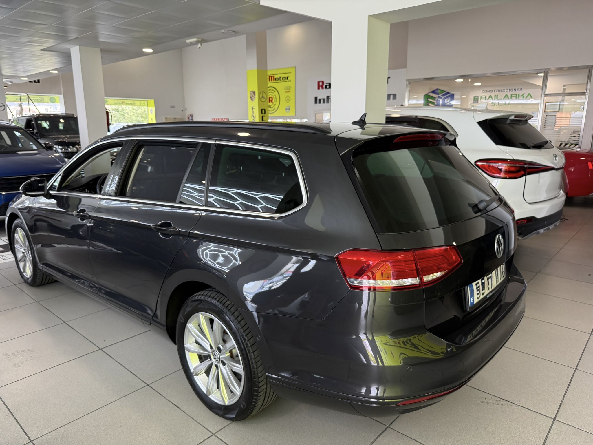 VOLKSWAGEN PASSAT 2.0TDI ADVANCE BLUEMOTION VARIANT 
