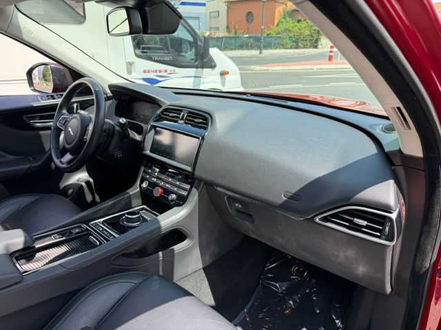 JAGUAR F-PACE PRESTIGE
