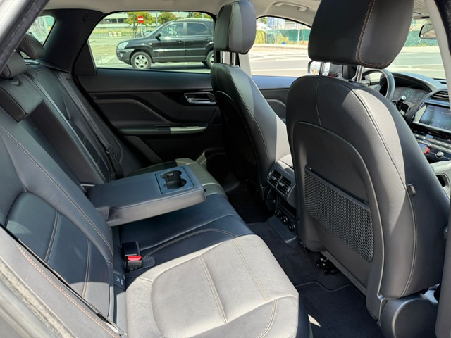 JAGUAR F-PACE PRESTIGE