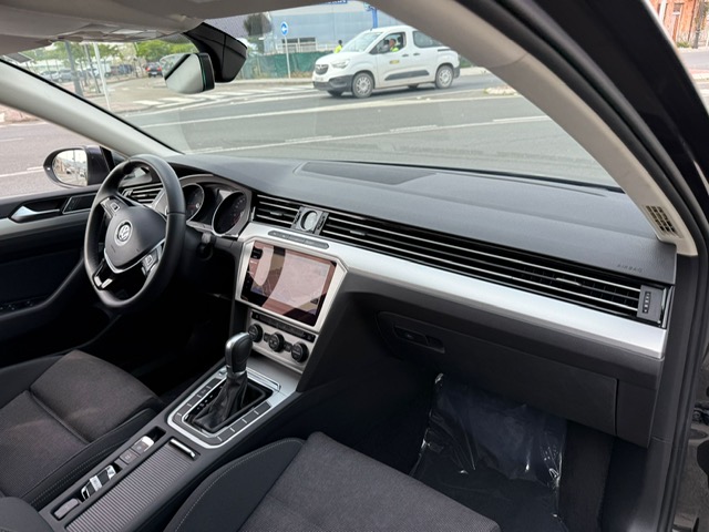 VOLKSWAGEN PASSAT 2.0TDI ADVANCE BLUEMOTION VARIANT 