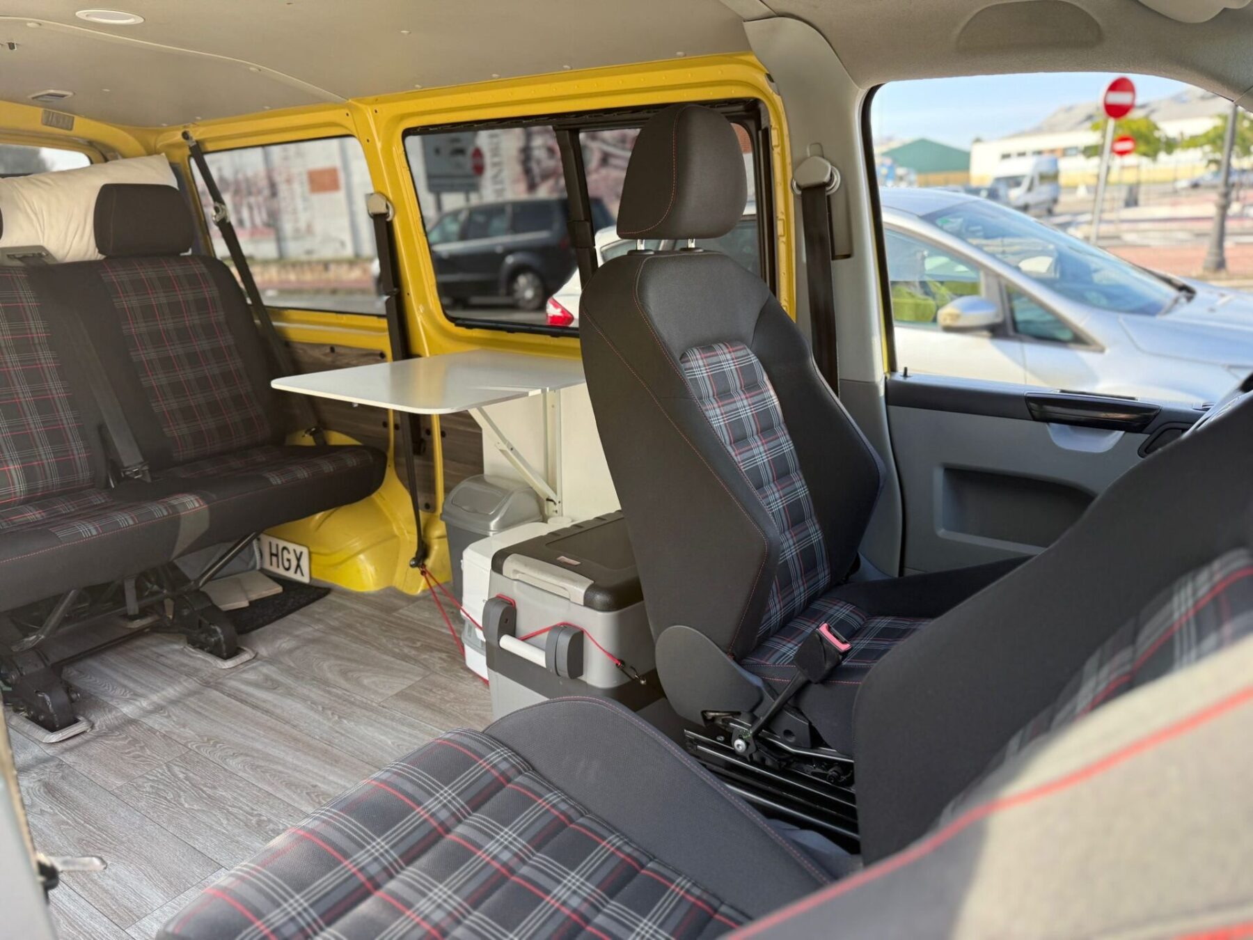 VOLKSWAGEN Transporter 2.0 TDI Kombi 