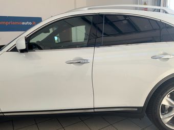 INFINITI QX70