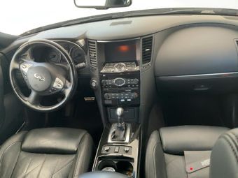 INFINITI QX70
