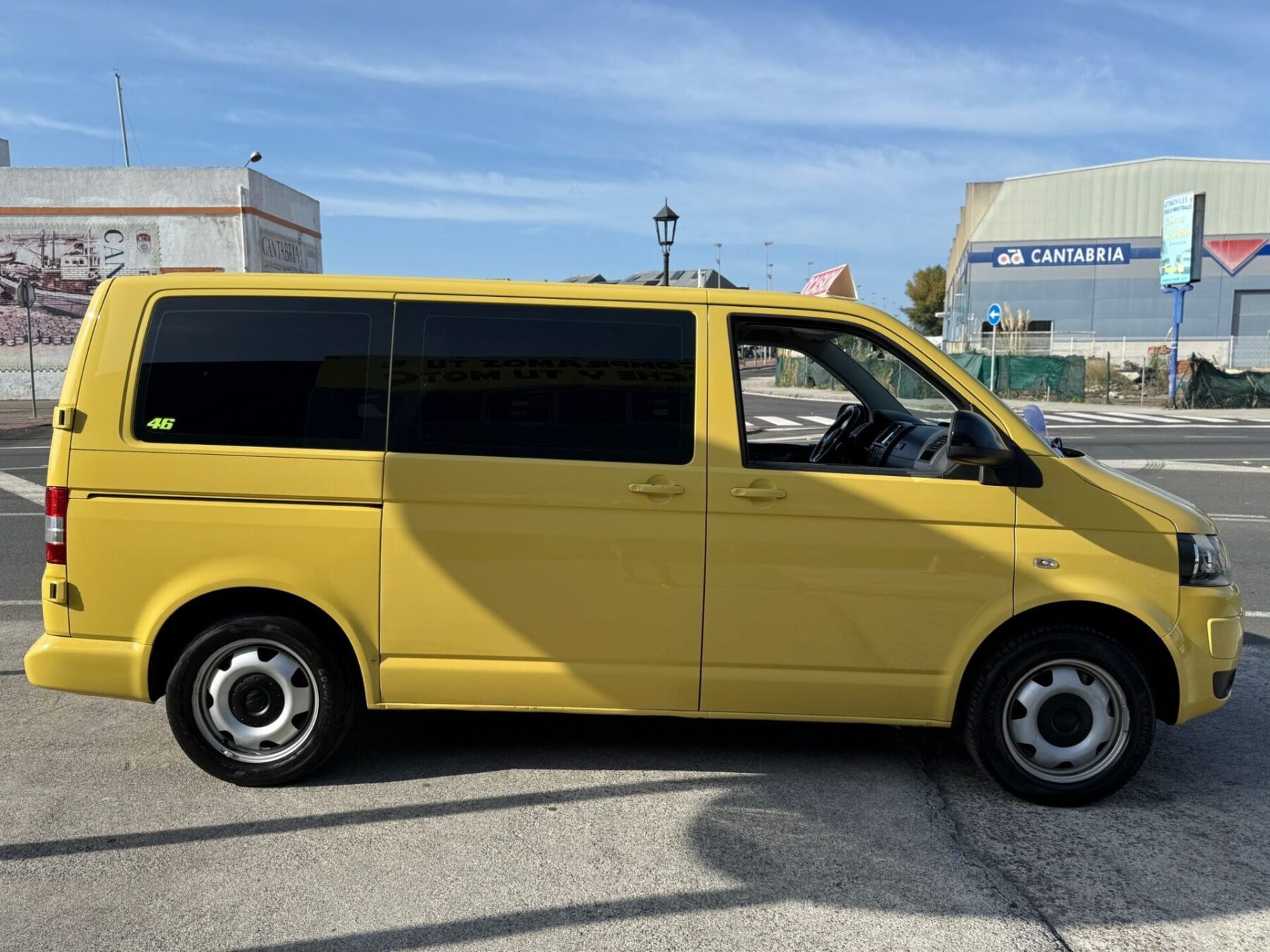 VOLKSWAGEN Transporter 2.0 TDI Kombi 