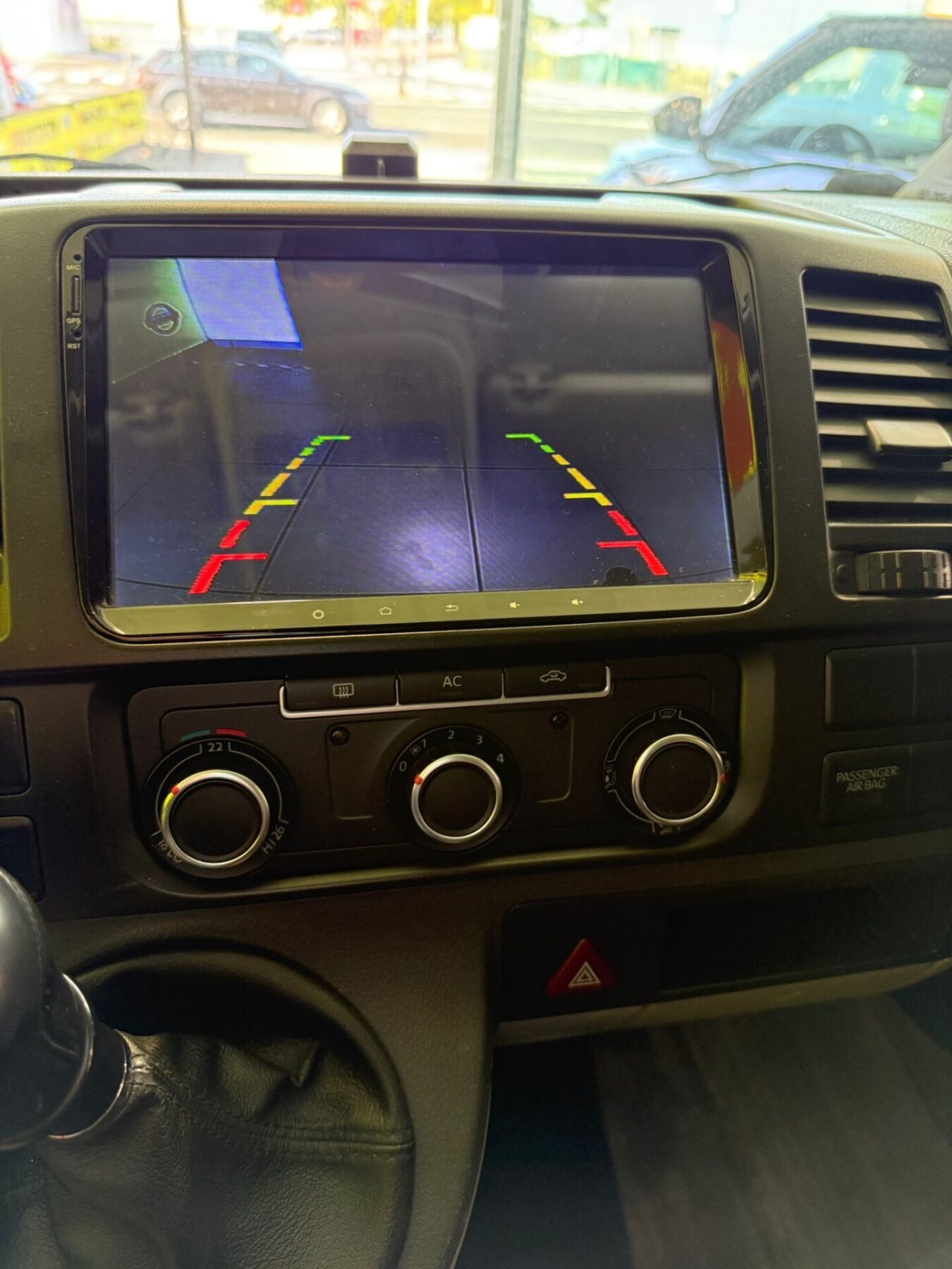 VOLKSWAGEN Transporter 2.0 TDI Kombi 