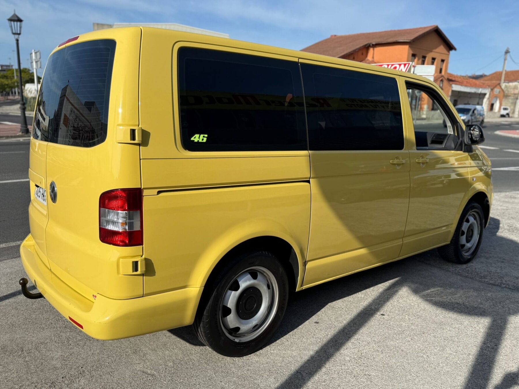 VOLKSWAGEN Transporter 2.0 TDI Kombi 