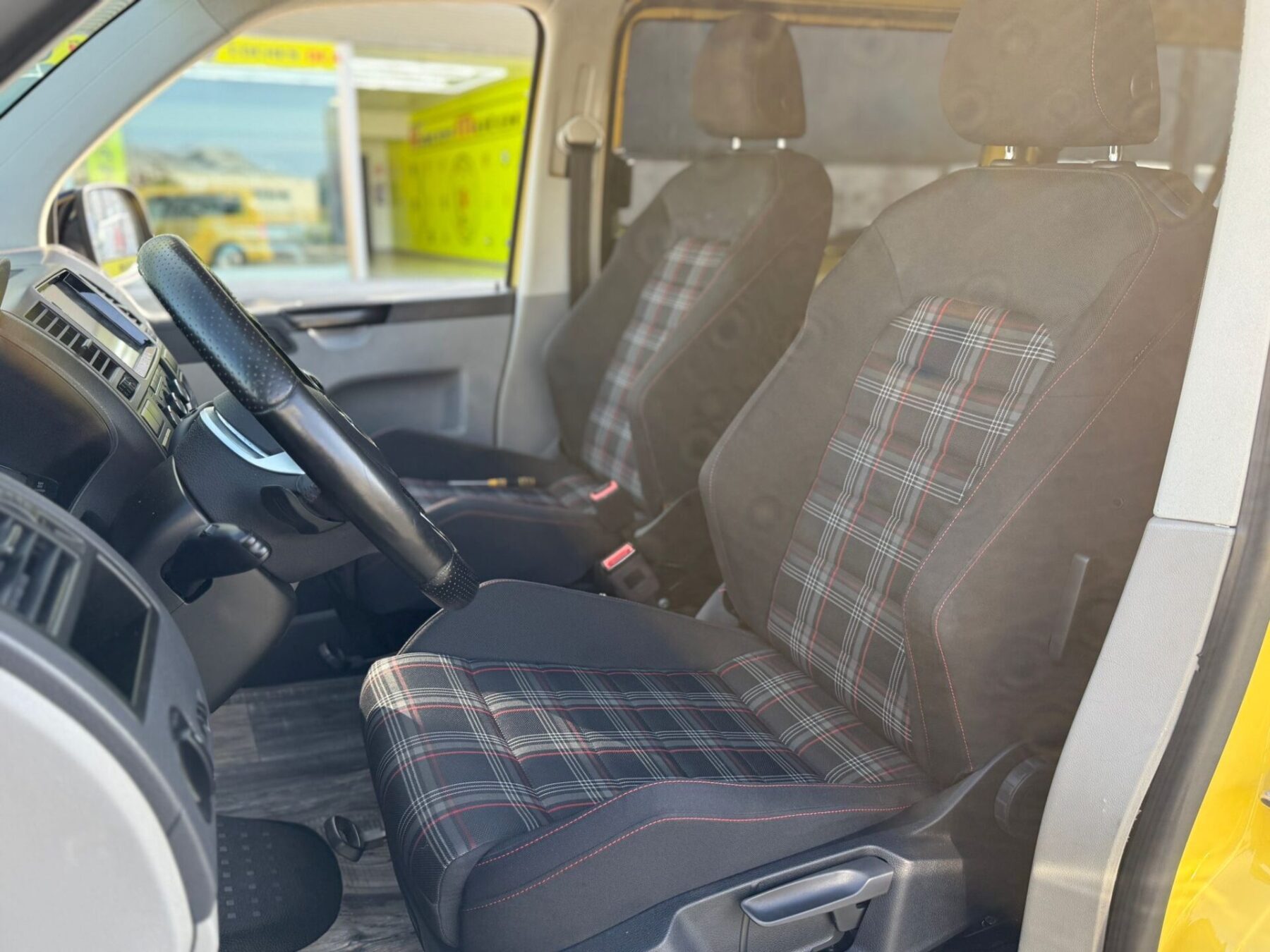 VOLKSWAGEN Transporter 2.0 TDI Kombi 