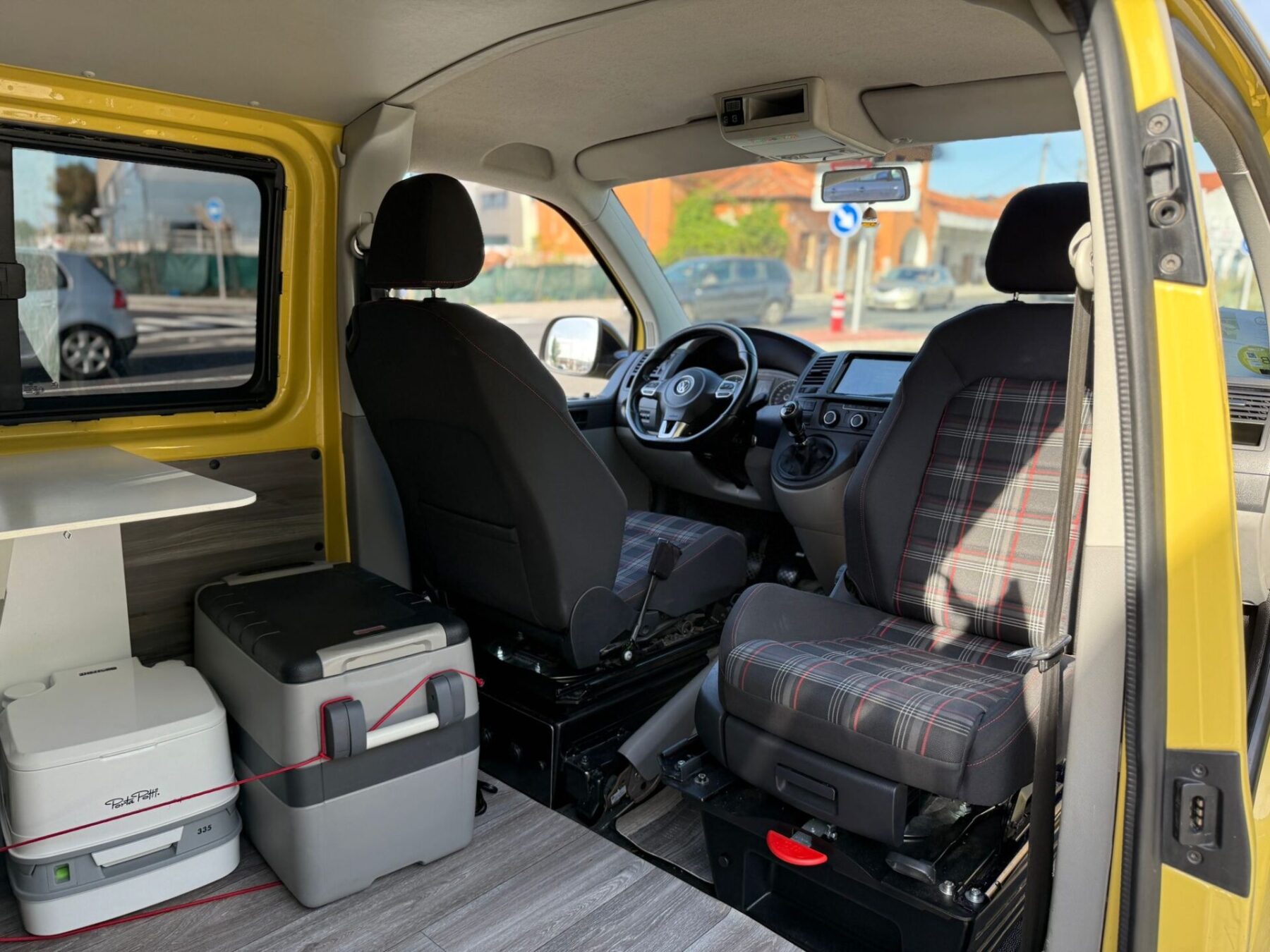 VOLKSWAGEN Transporter 2.0 TDI Kombi 