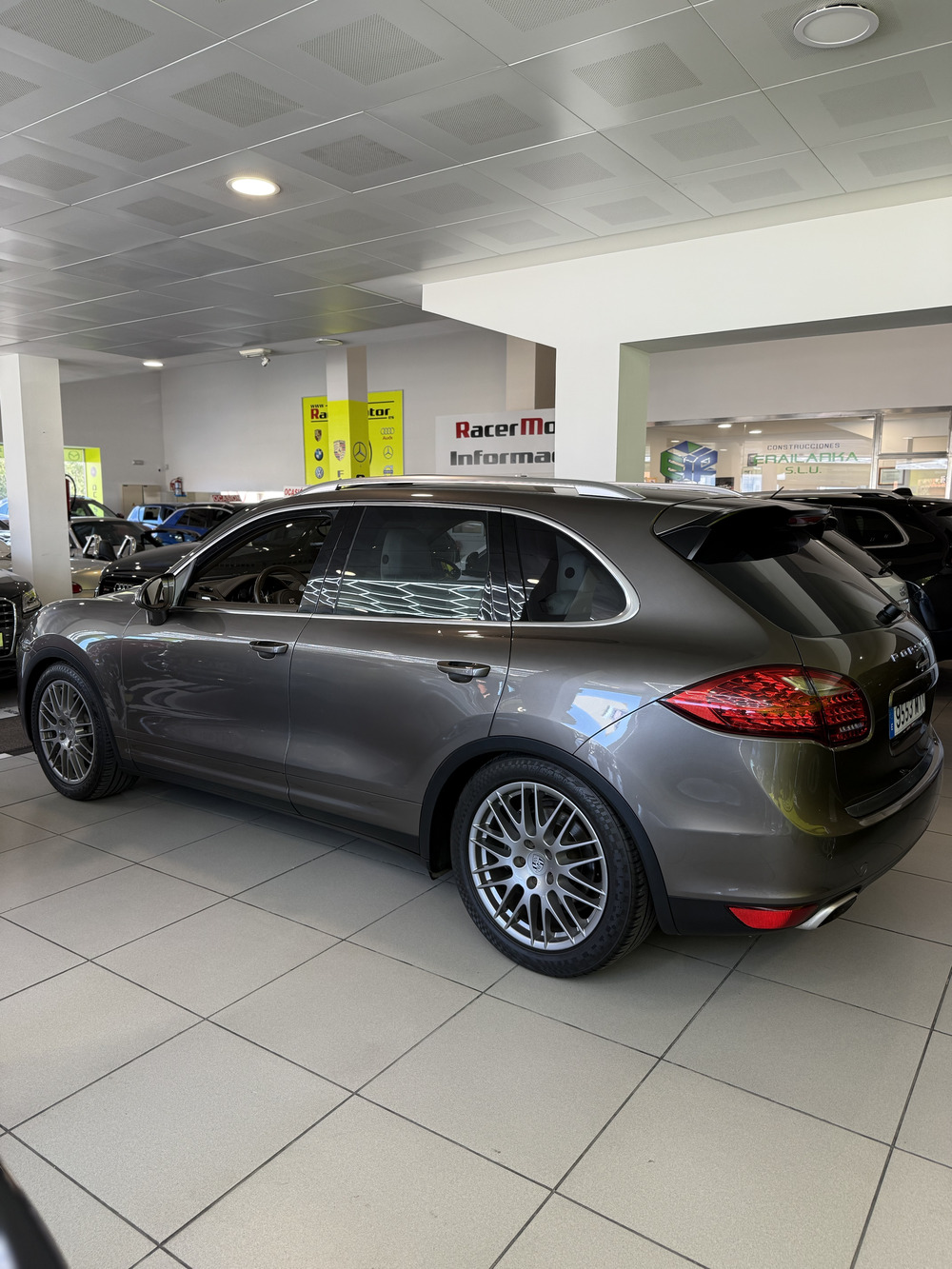 PORSCHE Cayenne