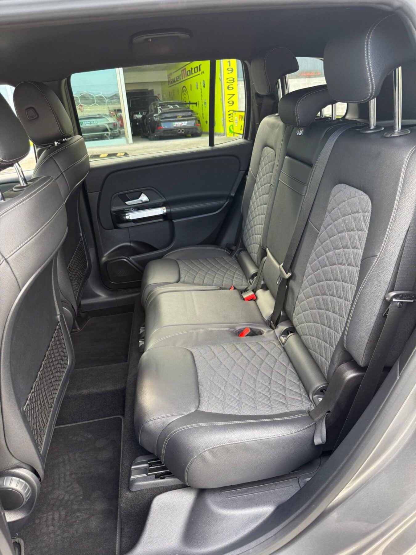 MERCEDES-BENZ GLB 220d