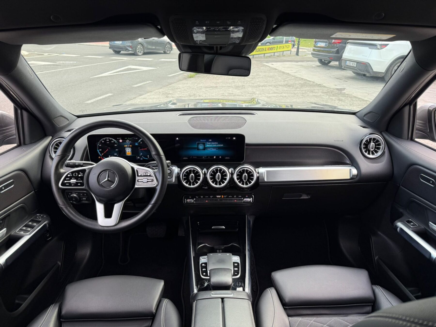 MERCEDES-BENZ GLB 220d