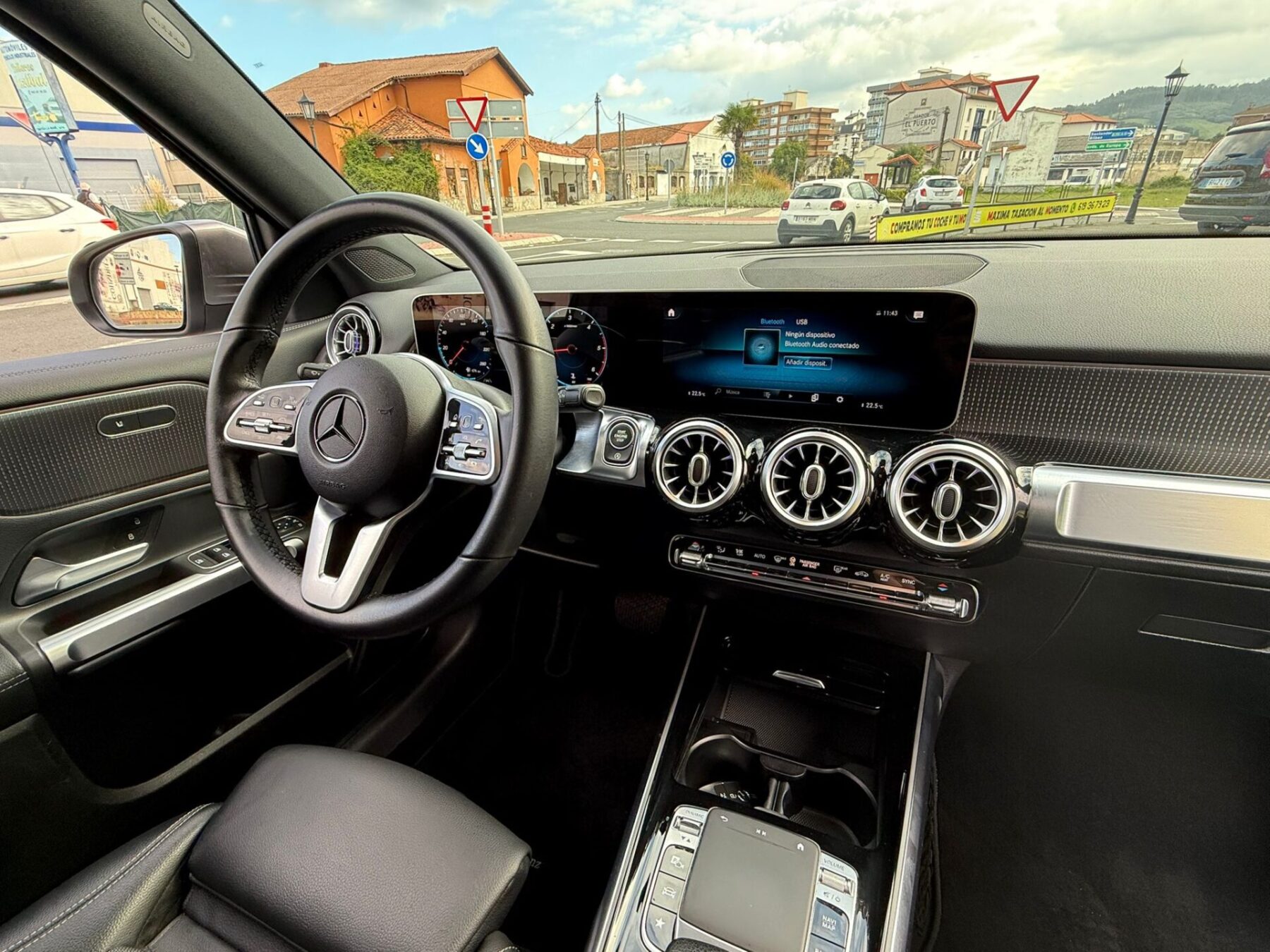 MERCEDES-BENZ GLB 220d