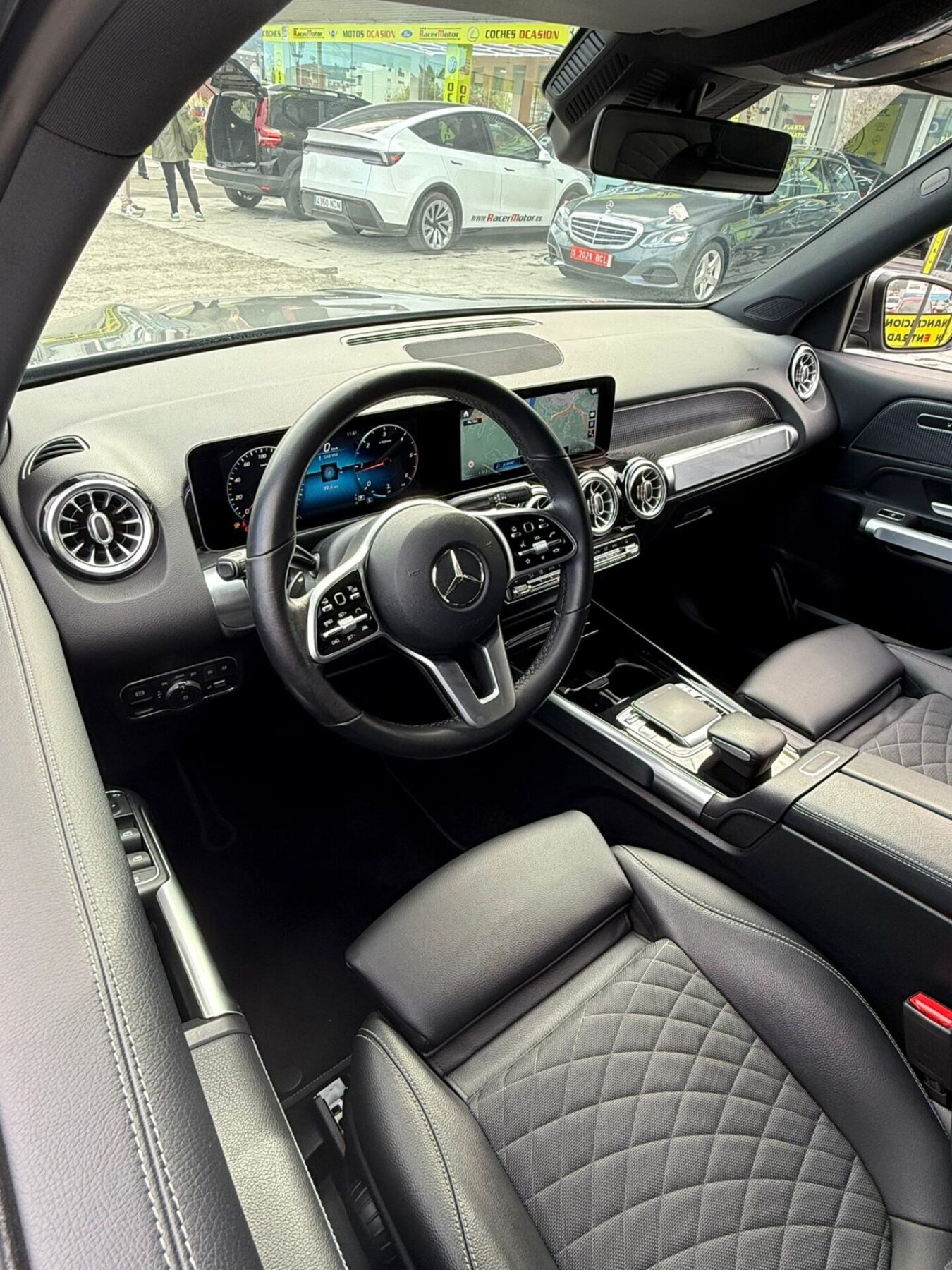 MERCEDES-BENZ GLB 220d