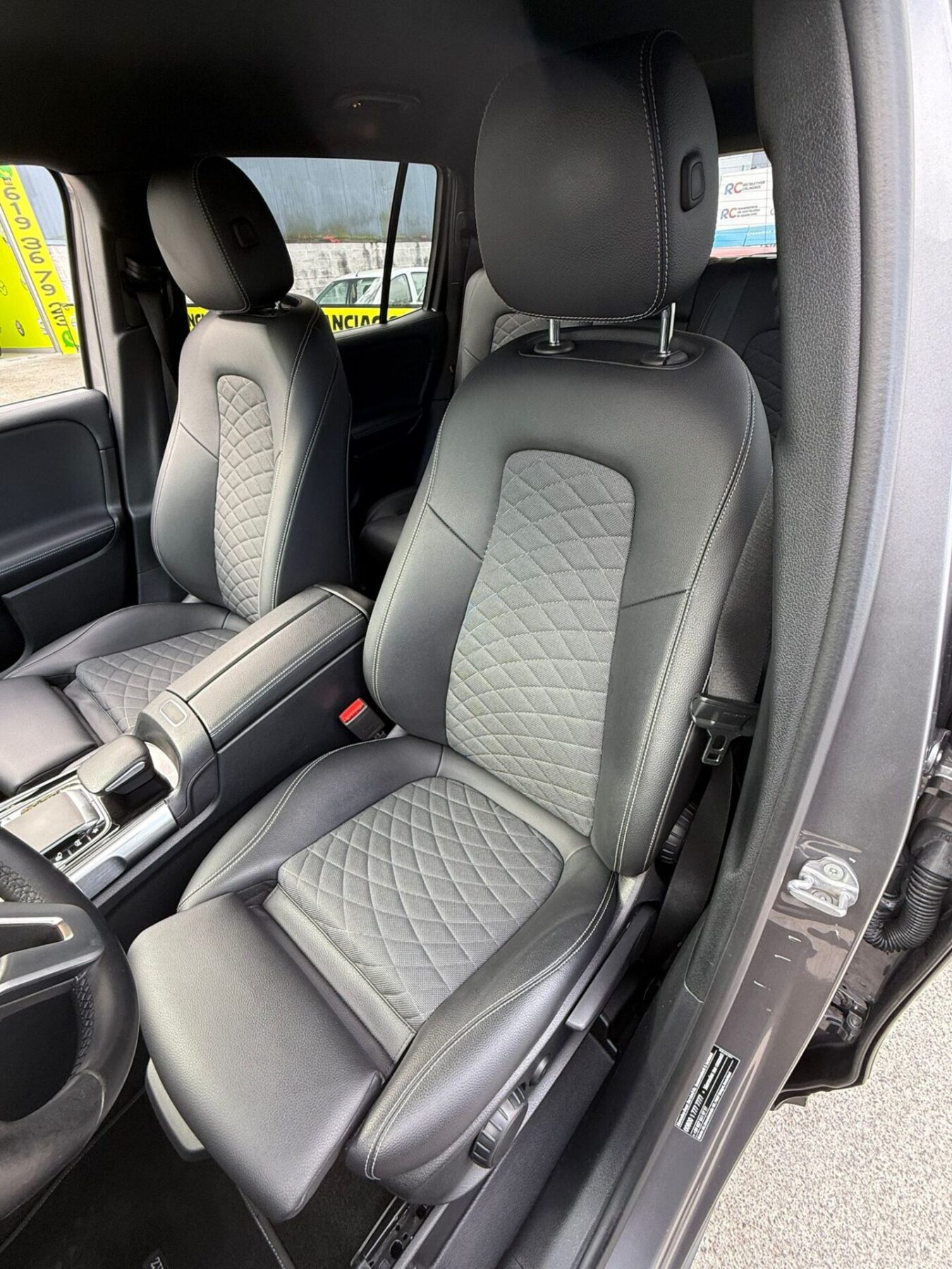 MERCEDES-BENZ GLB 220d