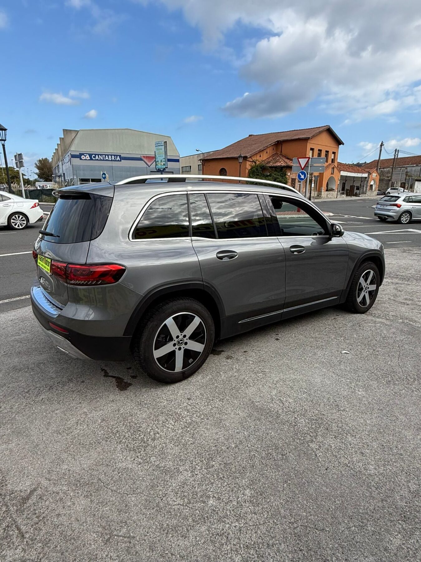 MERCEDES-BENZ GLB 220d