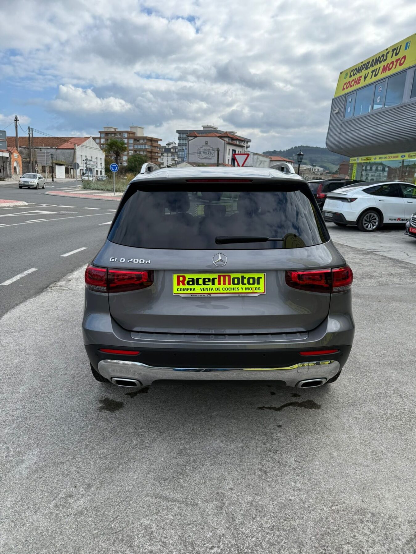 MERCEDES-BENZ GLB 220d