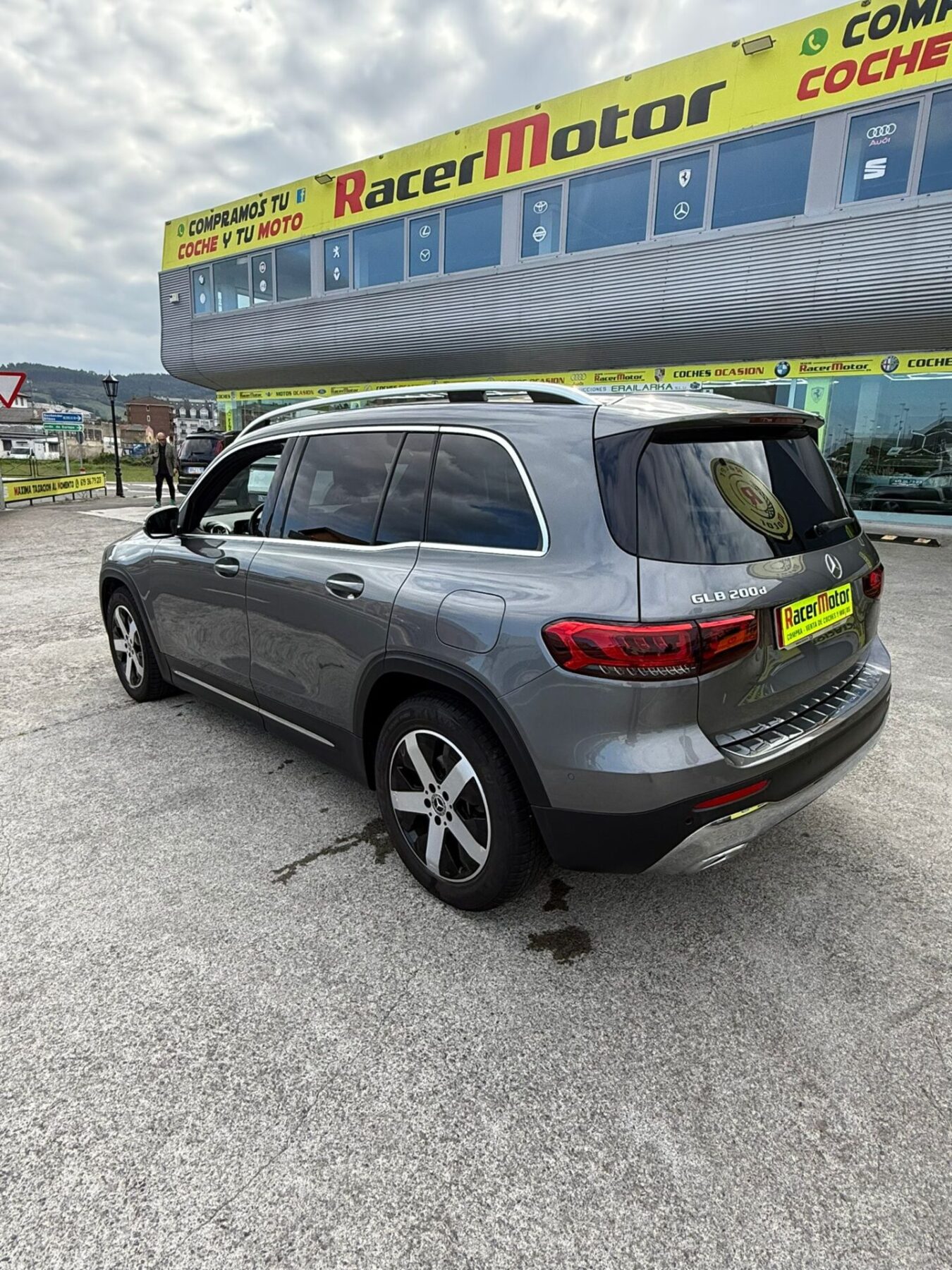 MERCEDES-BENZ GLB 220d