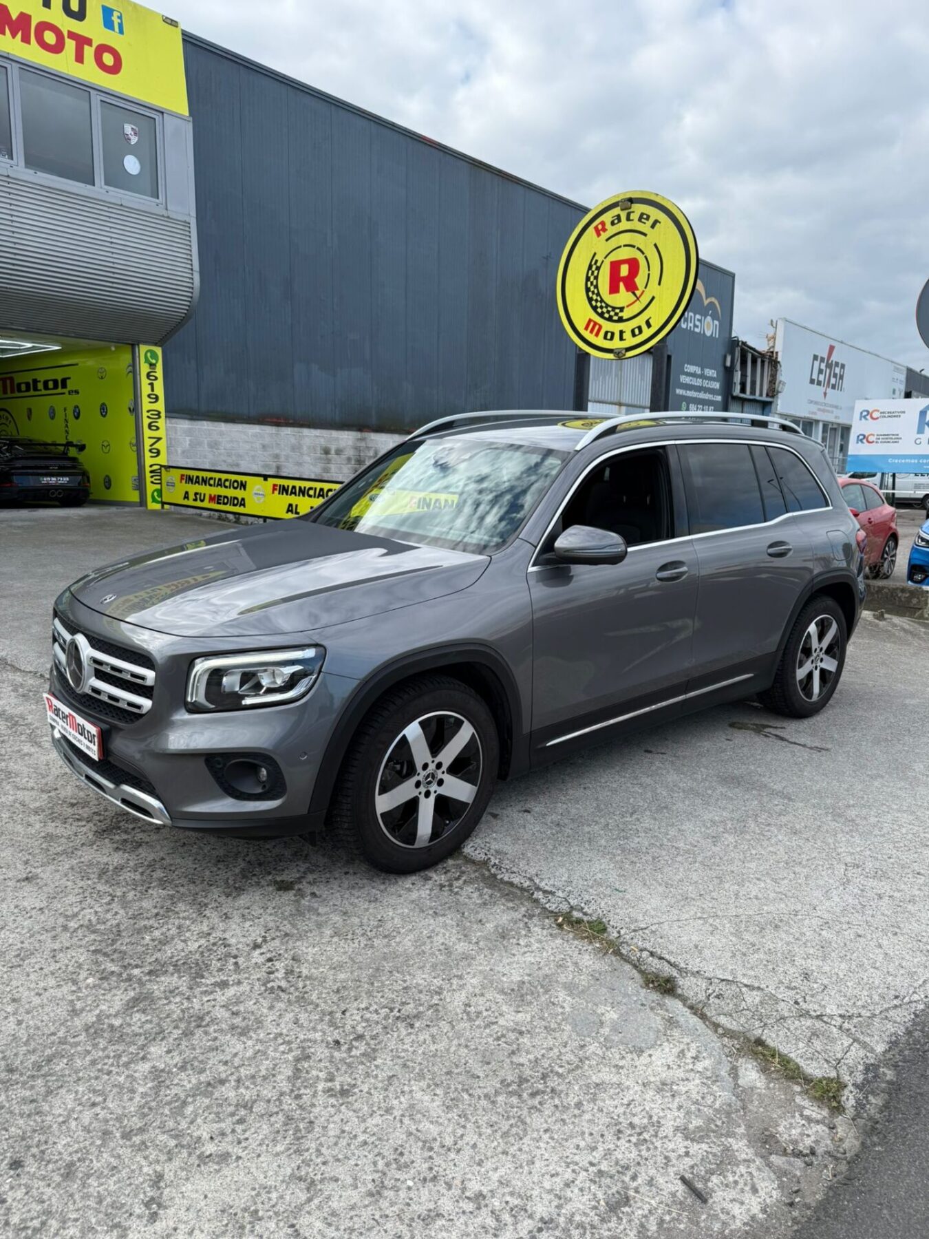 MERCEDES-BENZ GLB 220d