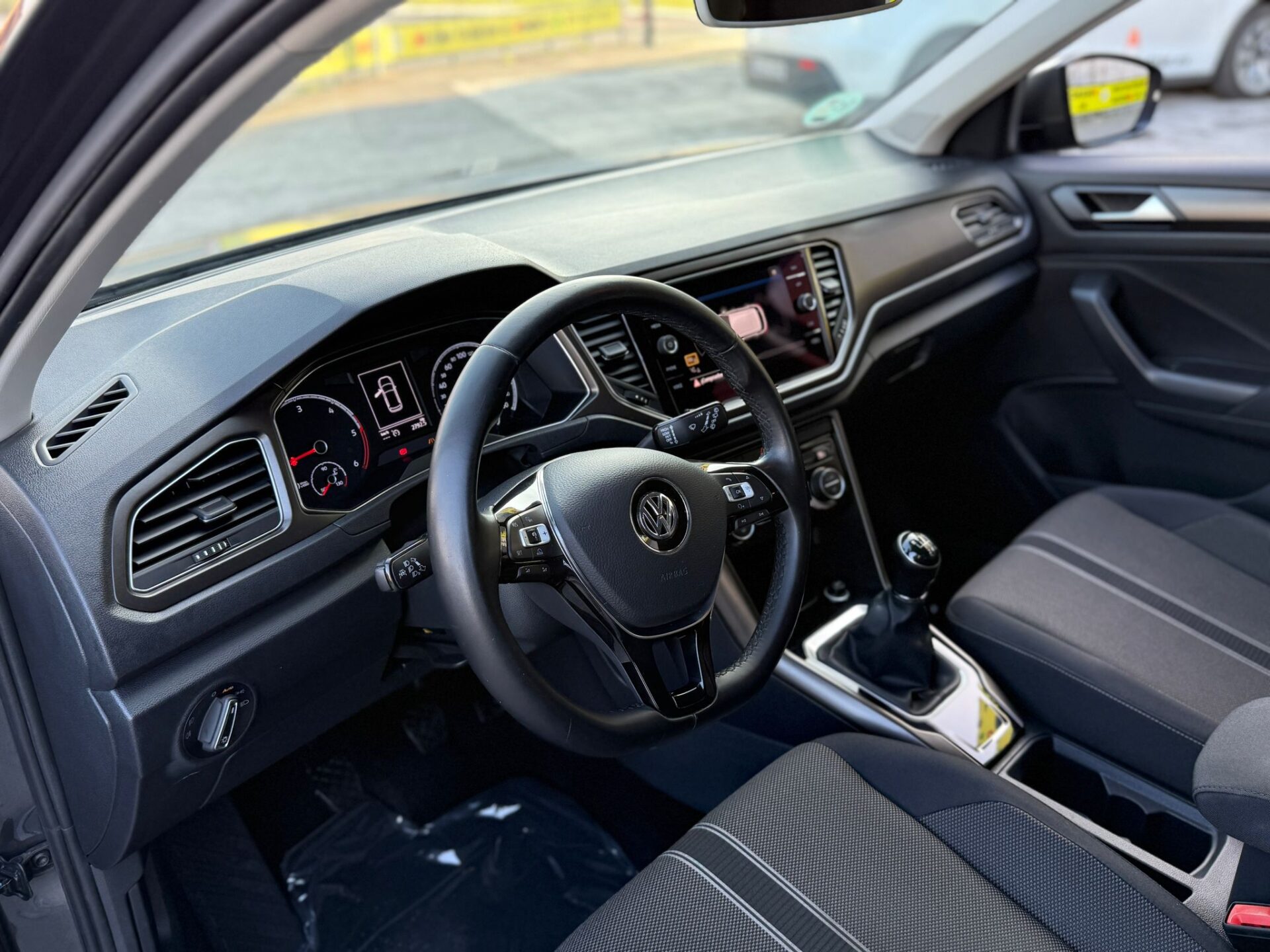 VOLKSWAGEN T-ROC 1.6TDI 