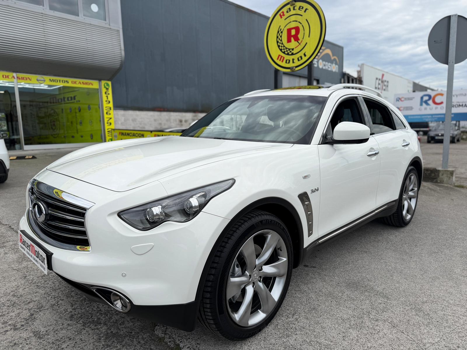 INFINITI QX70