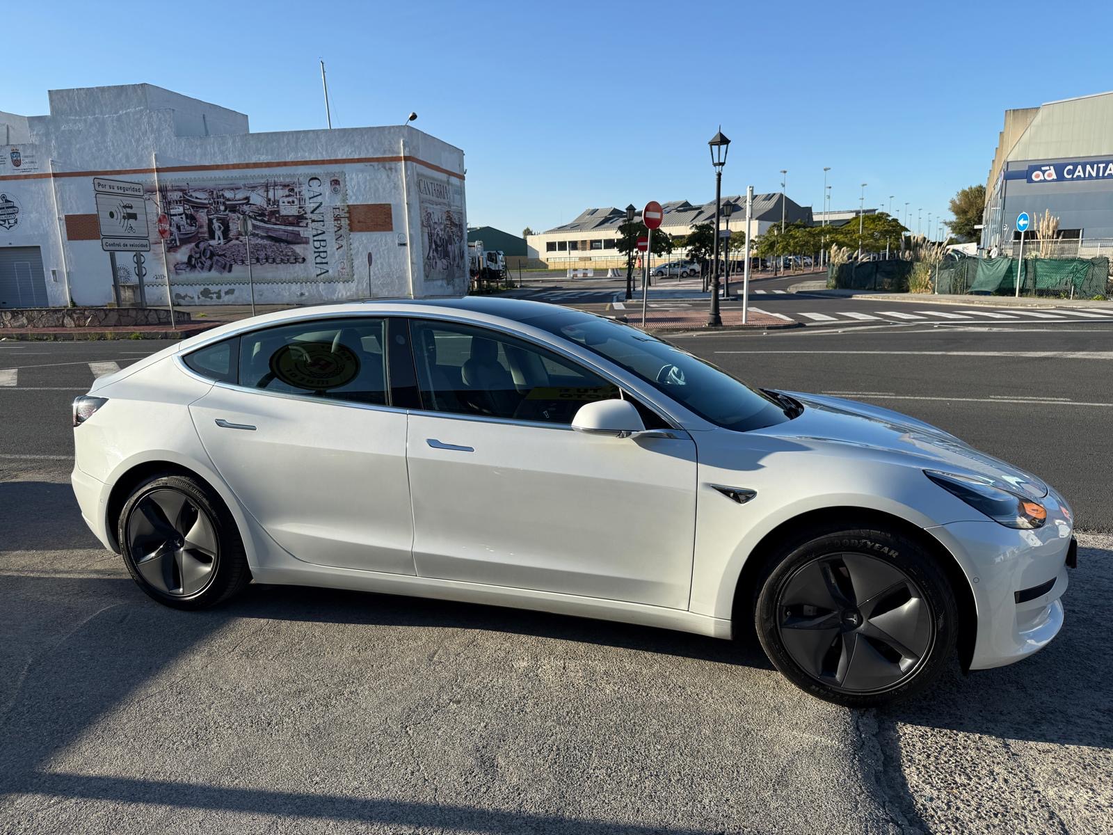TESLA MODEL 3 STANDAR PLUS