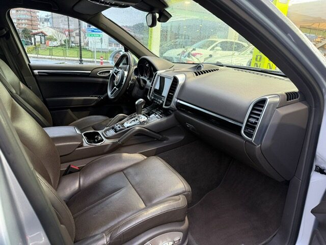PORSCHE Cayenne PLATINUM EDITION 