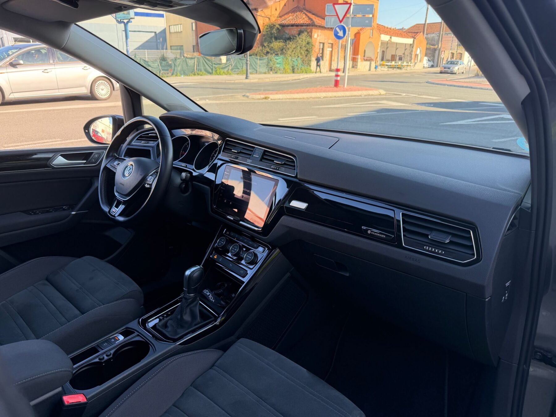 VOLKSWAGEN TOURAN SPORT