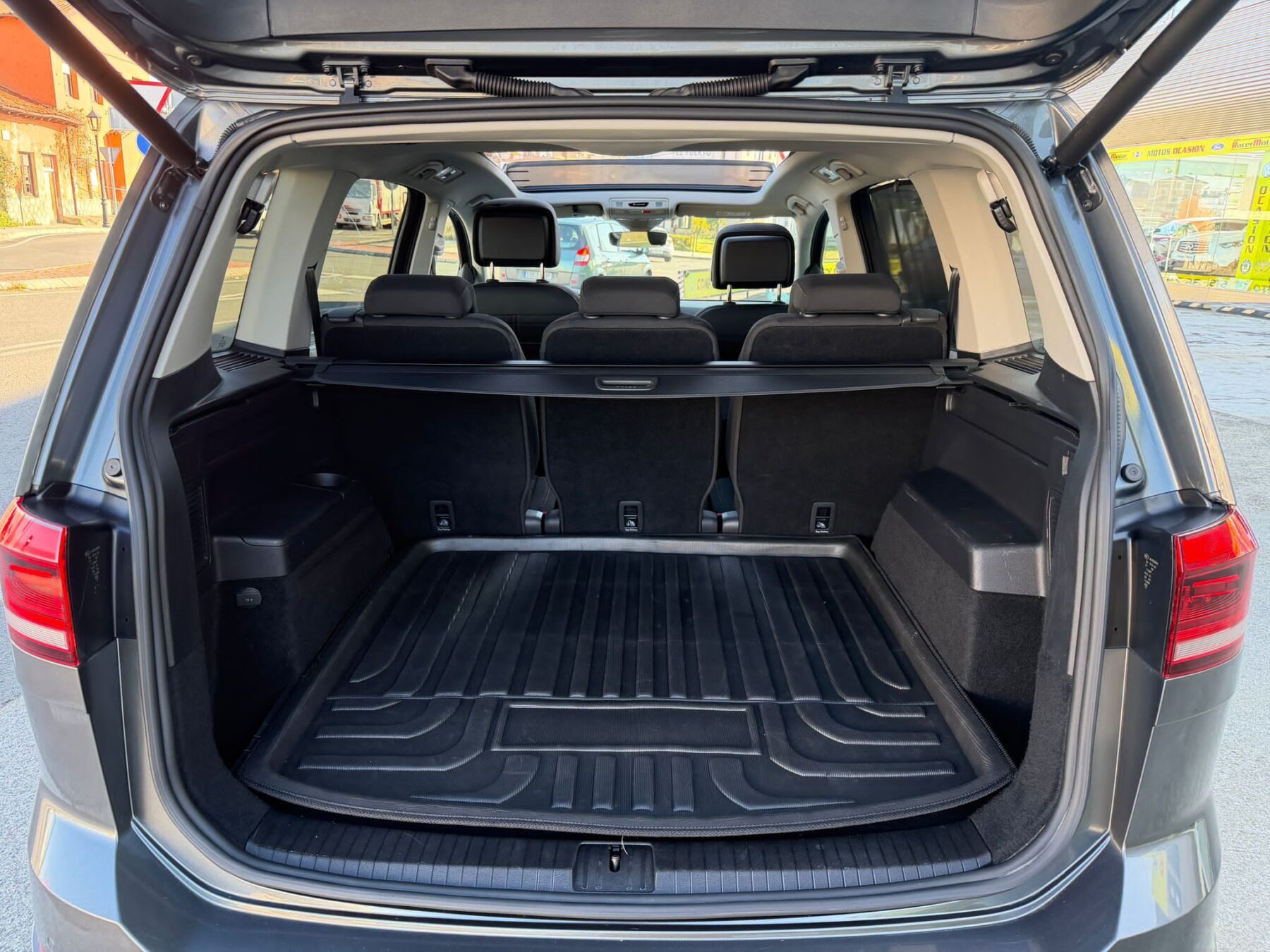 VOLKSWAGEN TOURAN SPORT