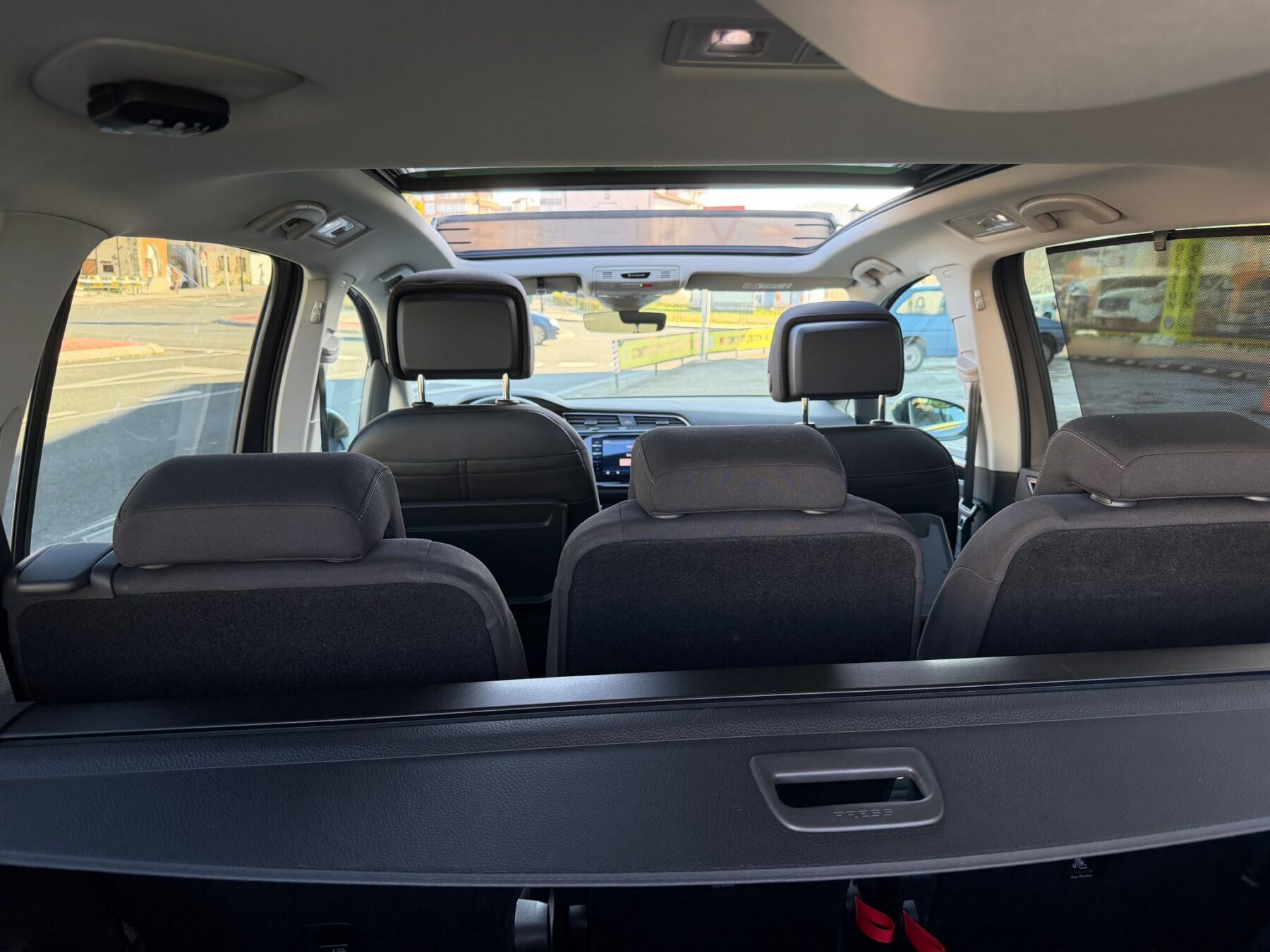 VOLKSWAGEN TOURAN SPORT