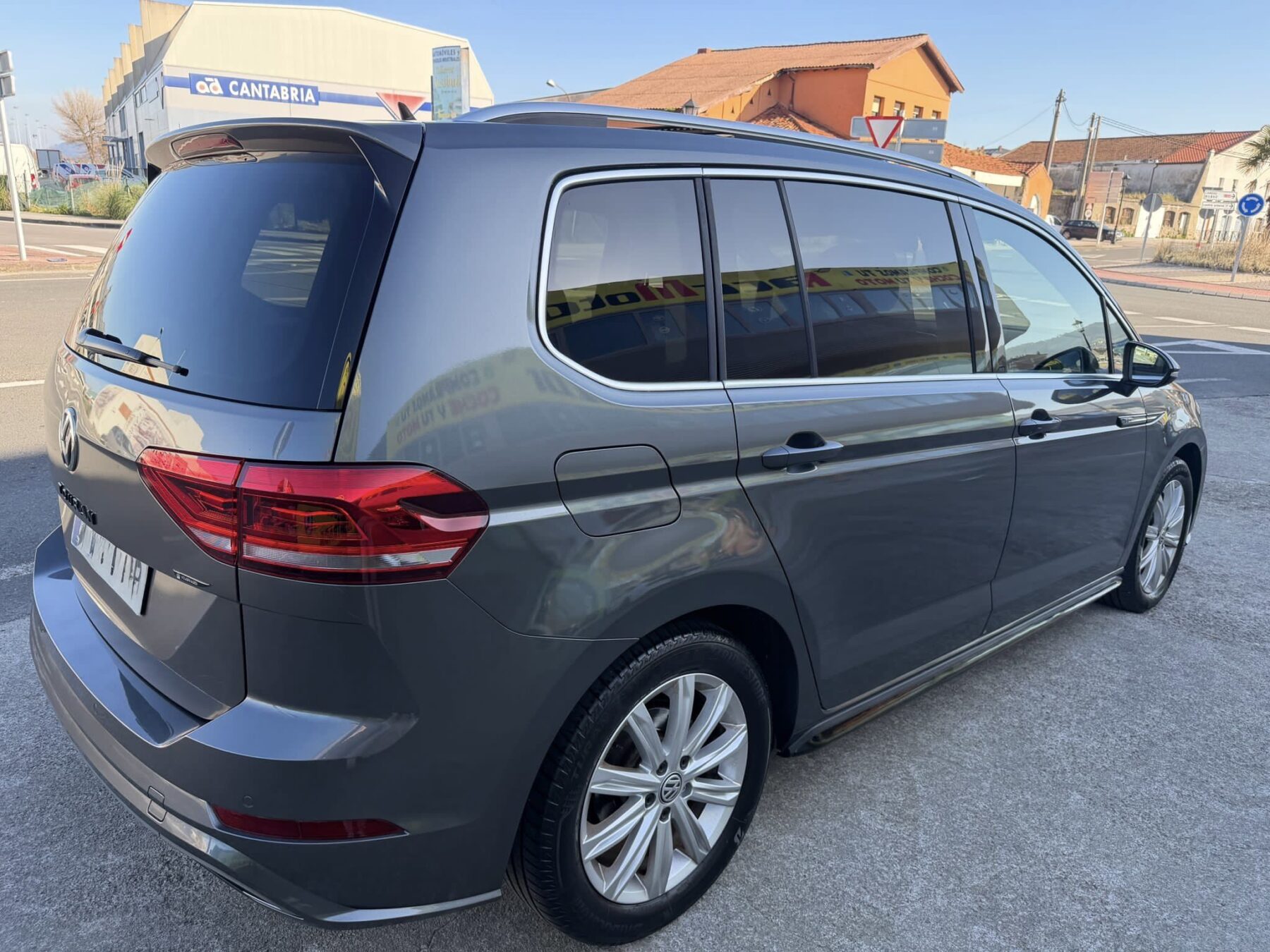 VOLKSWAGEN TOURAN SPORT