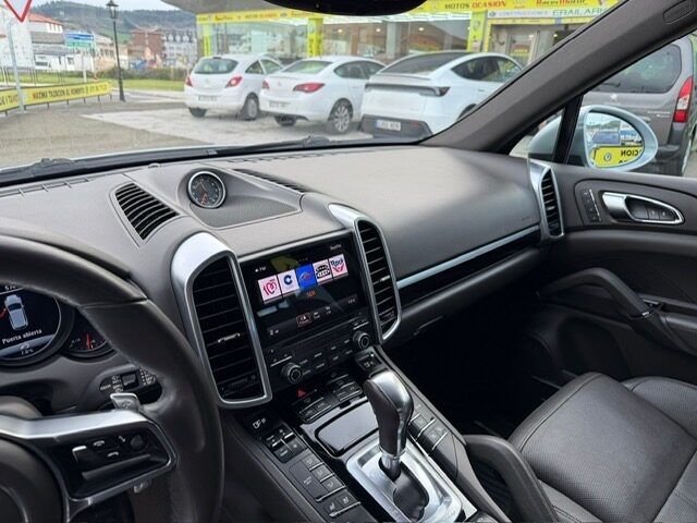 PORSCHE Cayenne PLATINUM EDITION 