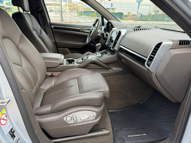 PORSCHE Cayenne PLATINUM EDITION 