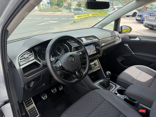 VOLKSWAGEN TOURAN 2.0TDI