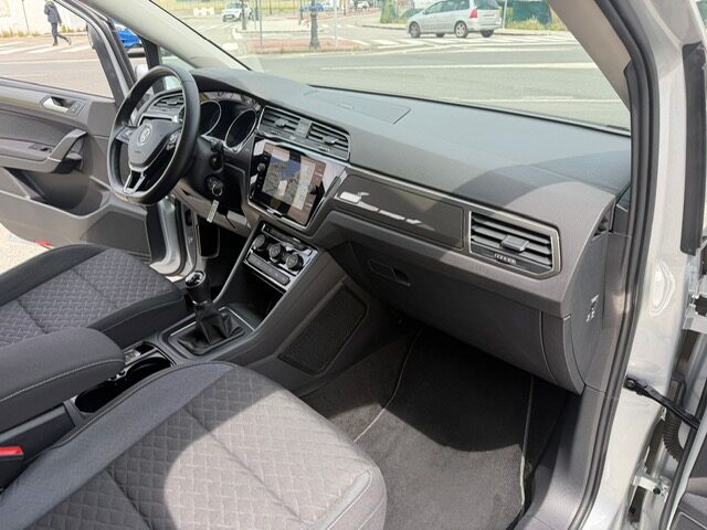 VOLKSWAGEN TOURAN 2.0TDI